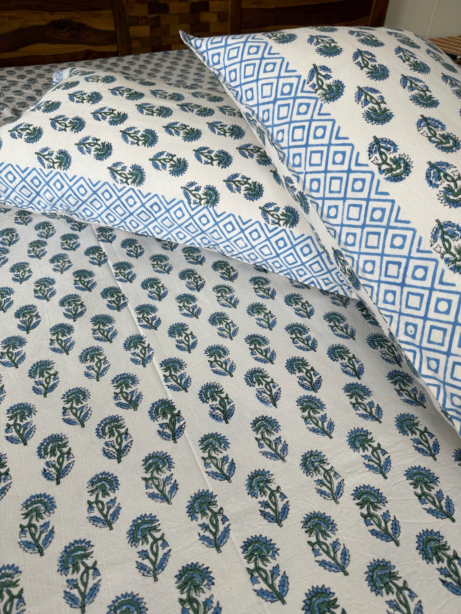Hand Block Printed Blue & White Floral Cotton Bedsheet with Geometric Pattern (with Pillow Covers