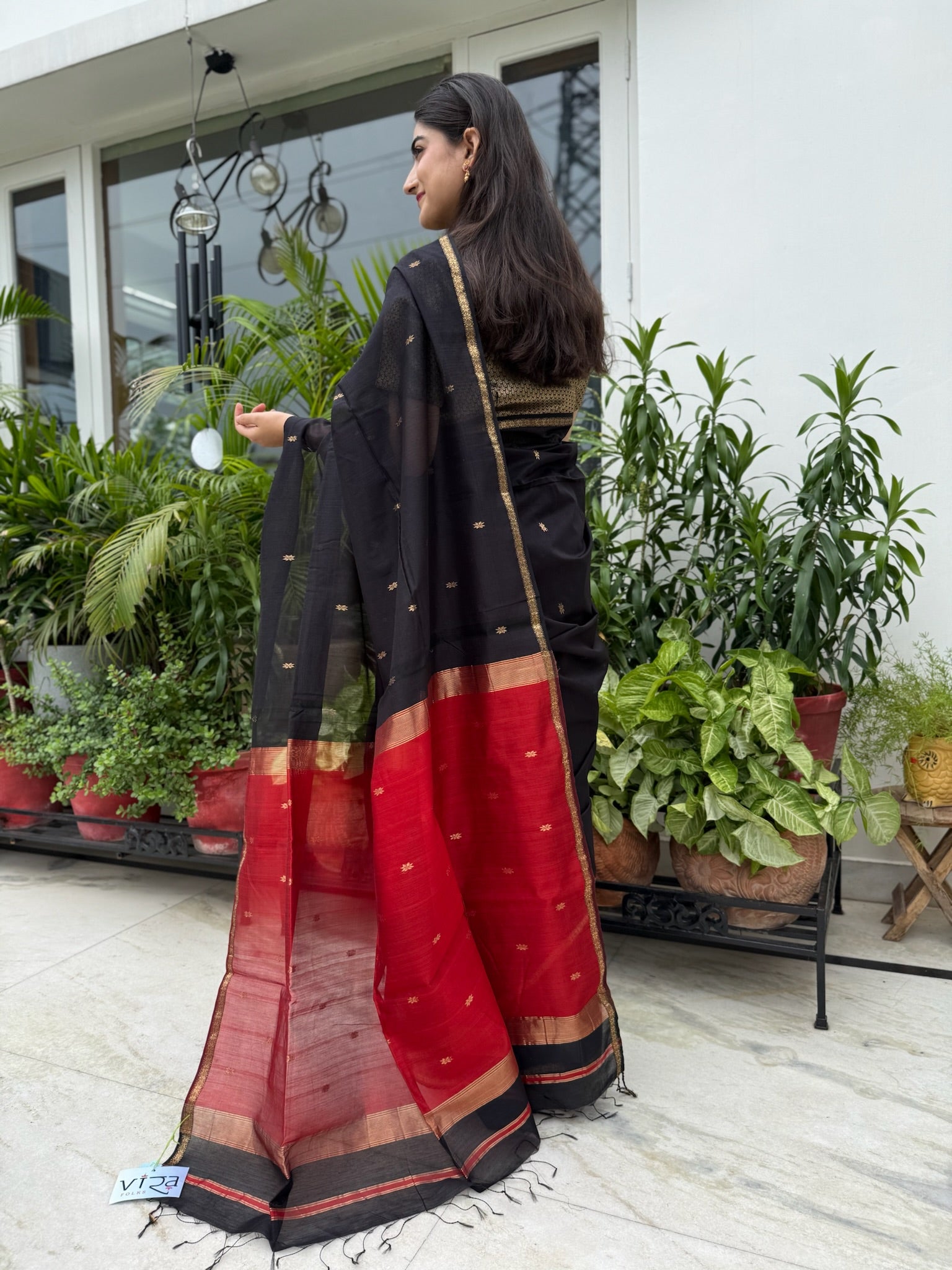 Classic Black and Red Star Buti Handcrafted Cotton Silk Maheshwari Saree