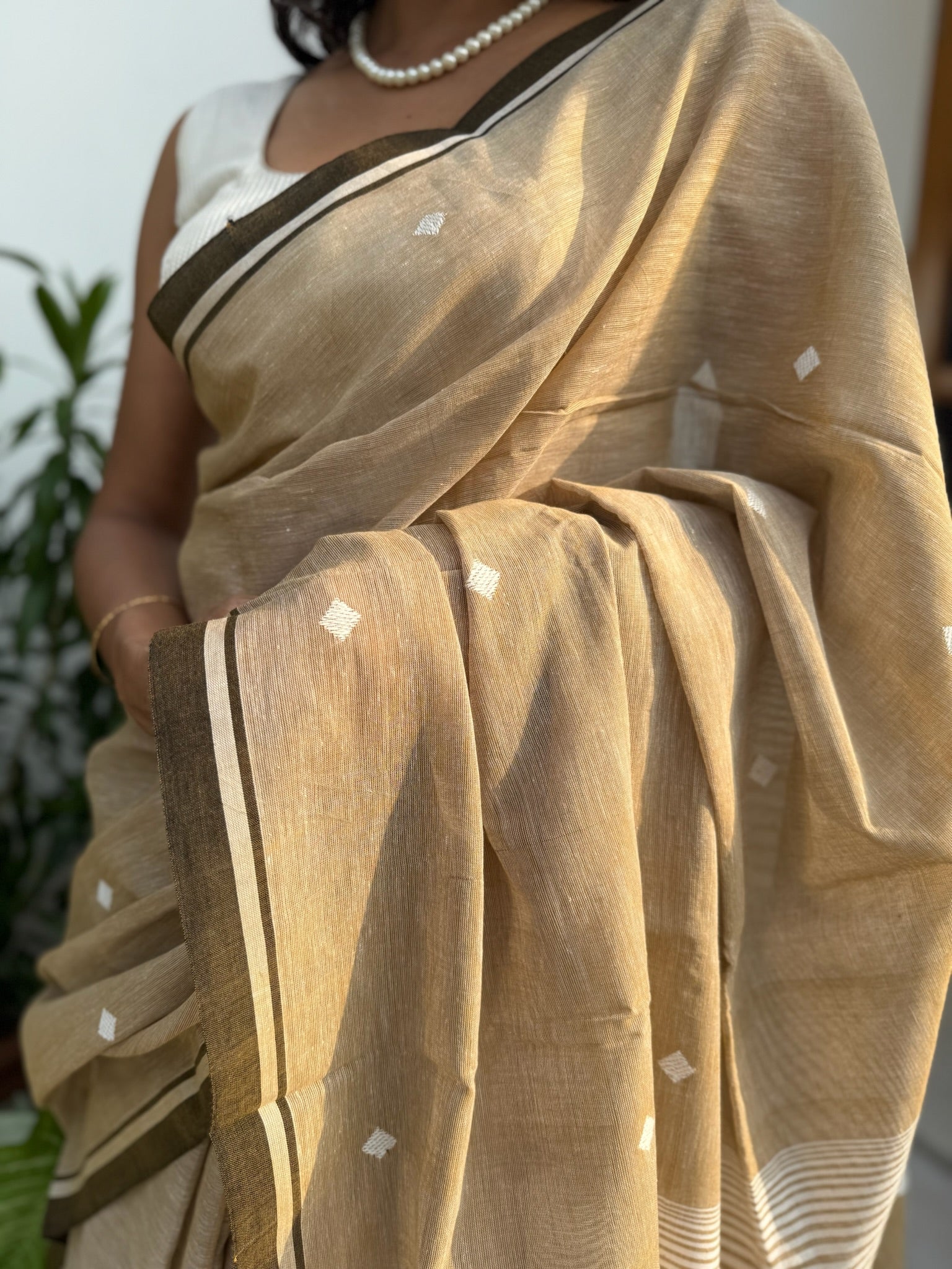 Caramel Earth With Ivory Geometry Pure Cotton Jamdani Saree