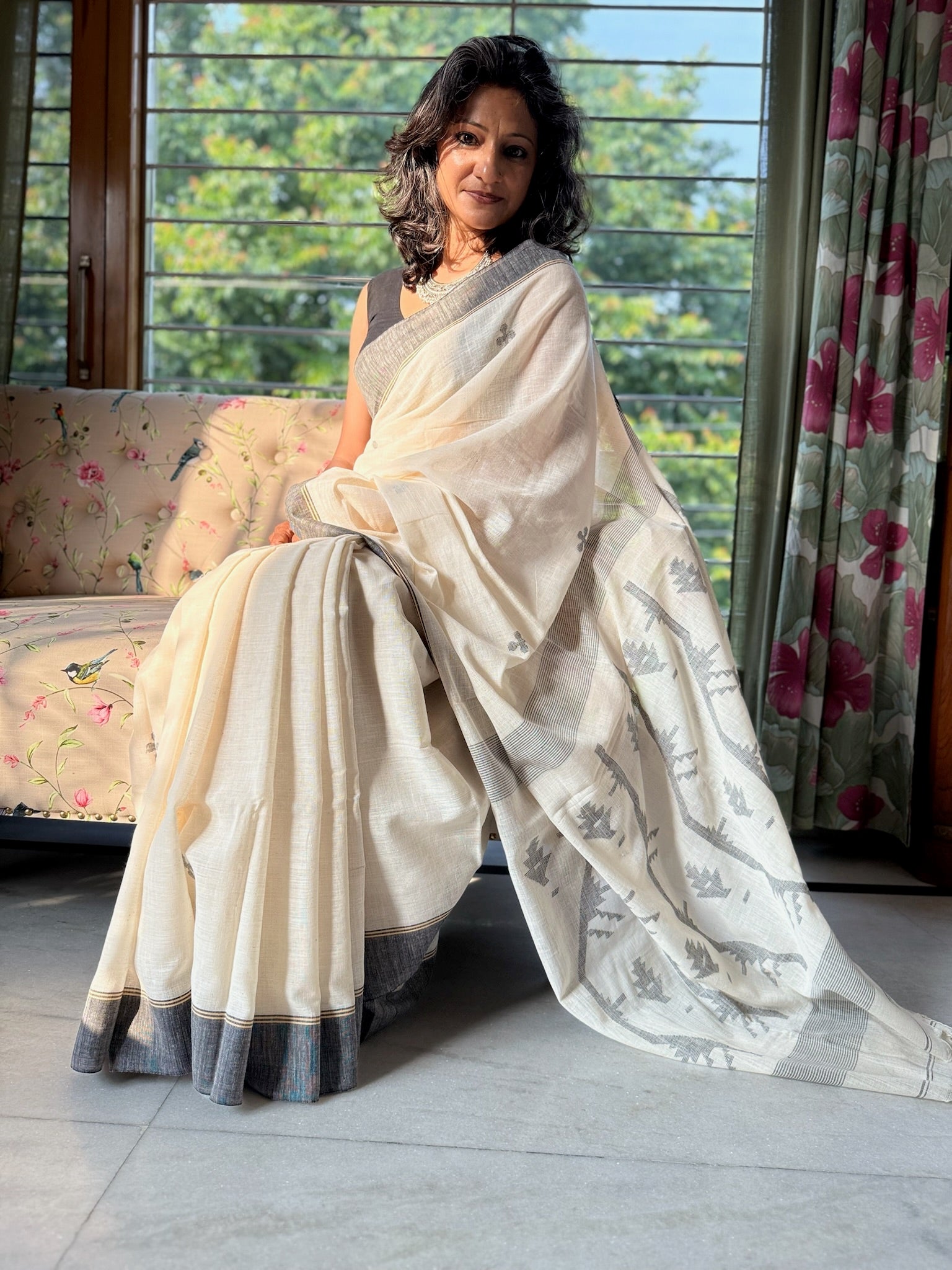 Soft Cream Base With Elegant Grey Woven Patterns Pure Cotton Jamdani Saree