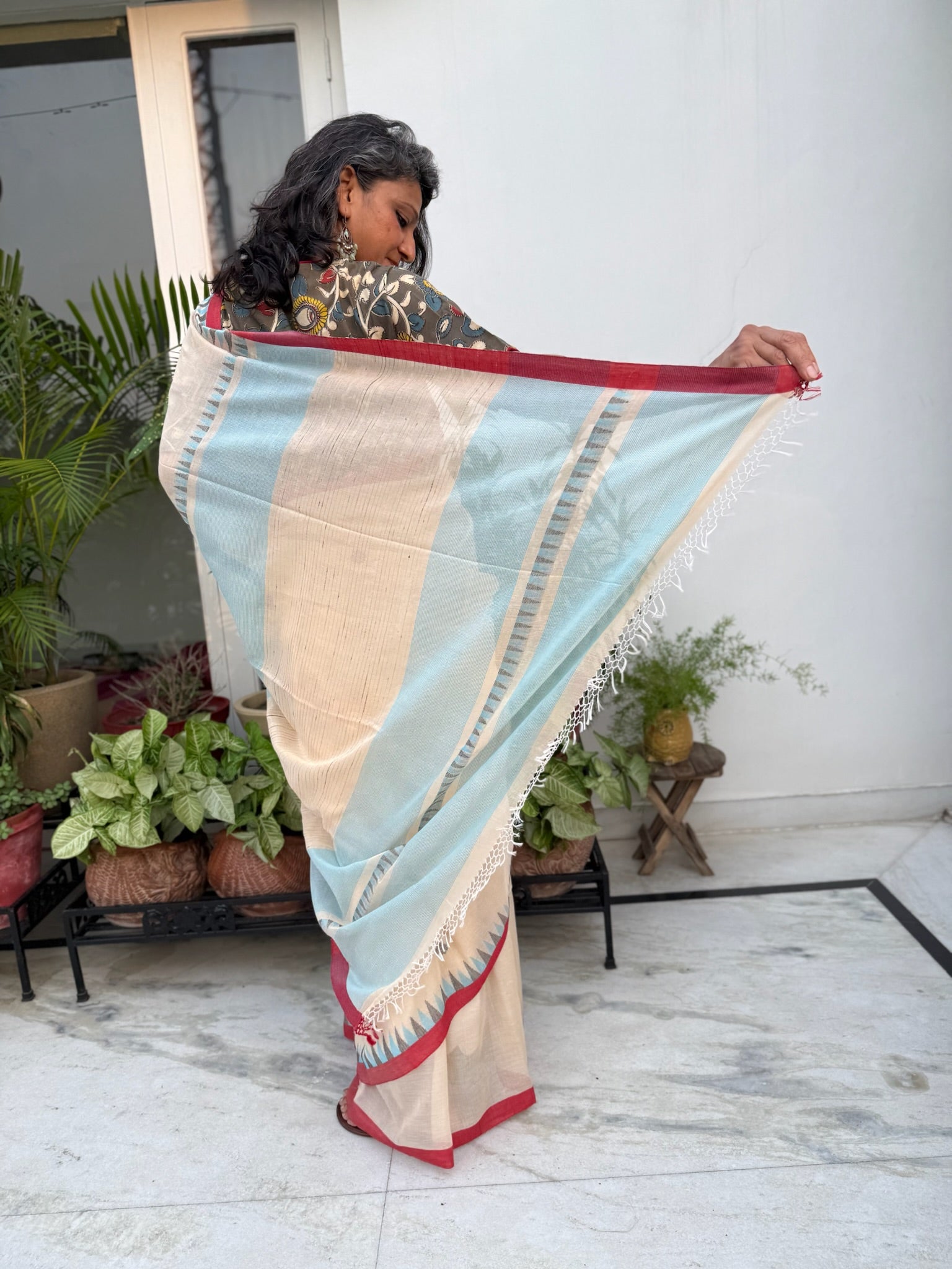 Buttercream Beige Base With Tiny Grey And Blue Woven Motifs Pure Cotton Jamdani Saree
