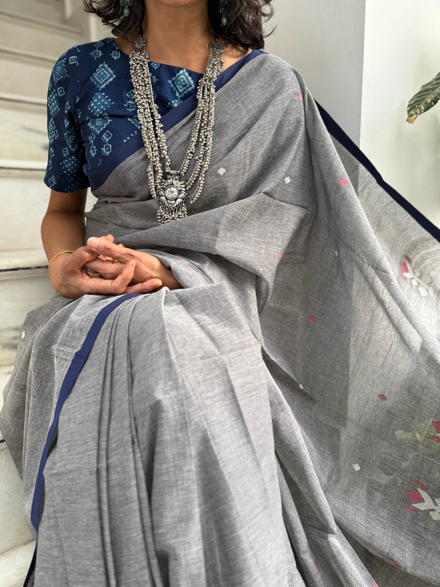 Soft Heather Grey Base With Subtle Multicolored Woven Motifs Pure Cotton Jamdani Saree