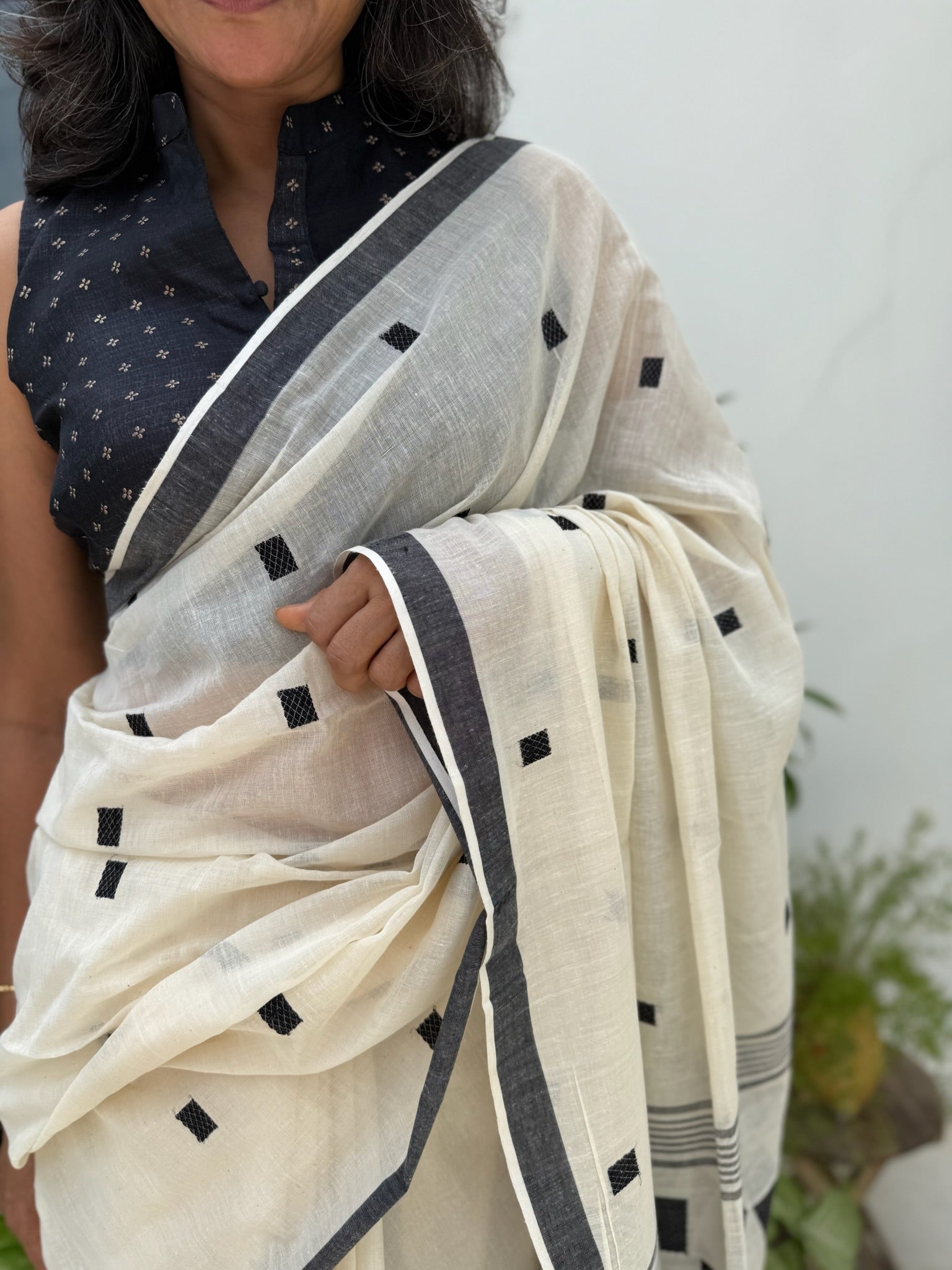Crisp Ivory Base With Bold Black Square Motifs Pure Cotton Jamdani Saree