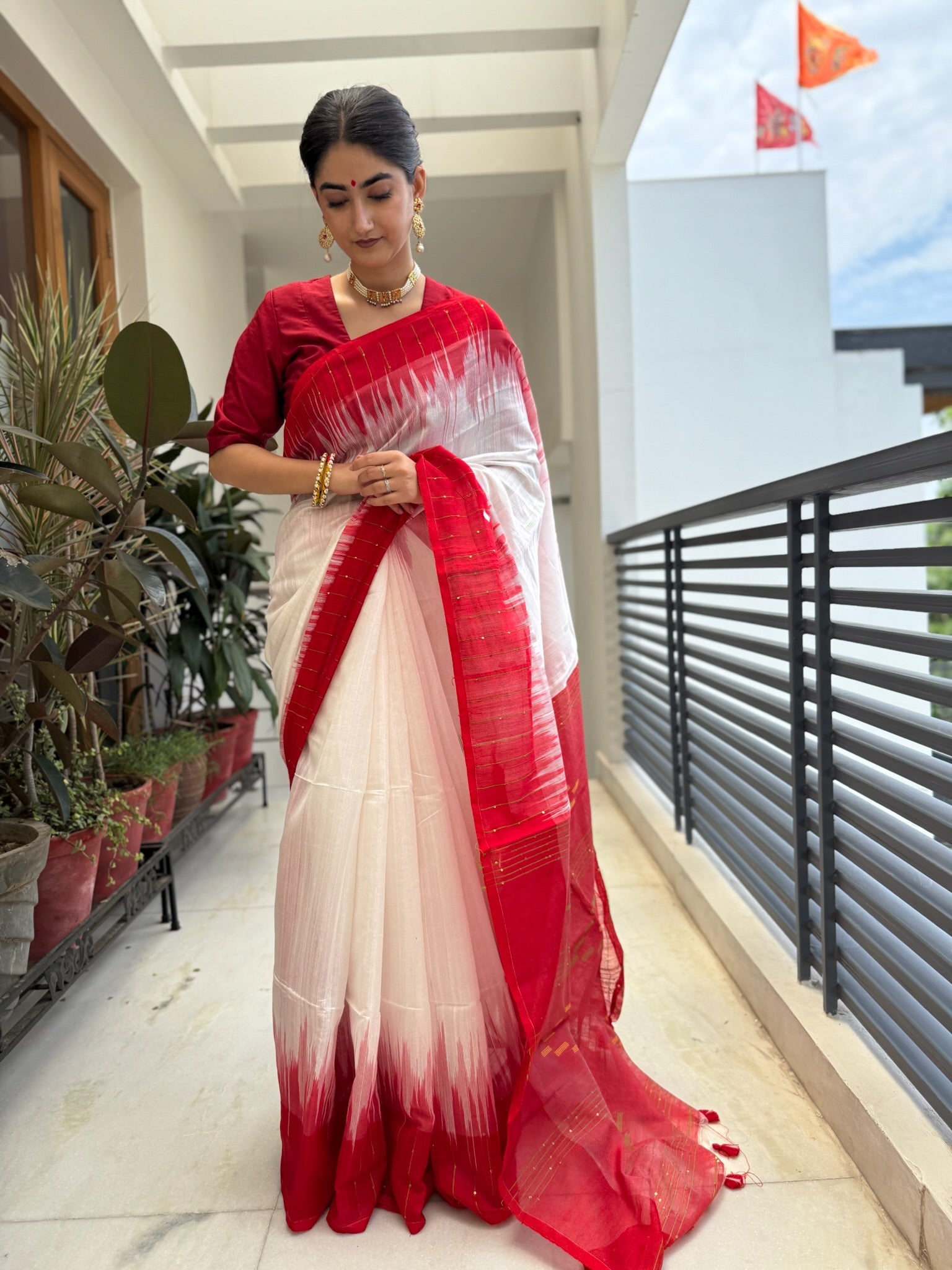 Red And White Handwoven Bengal Silk Saree
