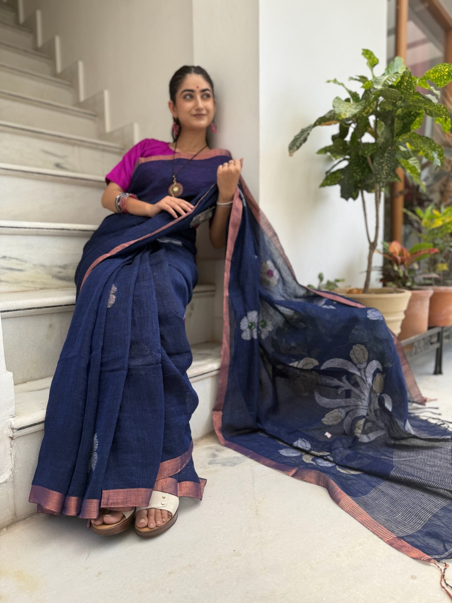 Navy Blue With Silver Zari Weave Handloom Linen Saree