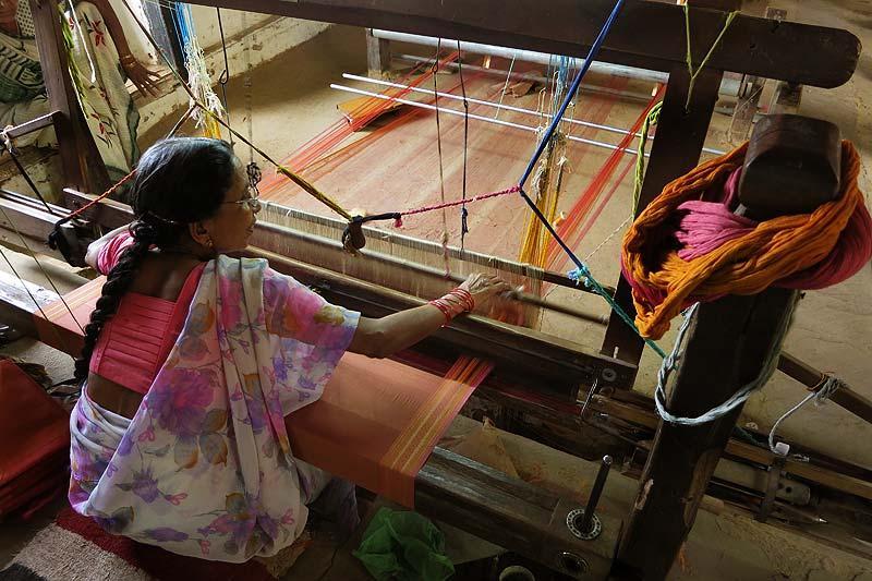 Things to know before buying a Maheshwari saree