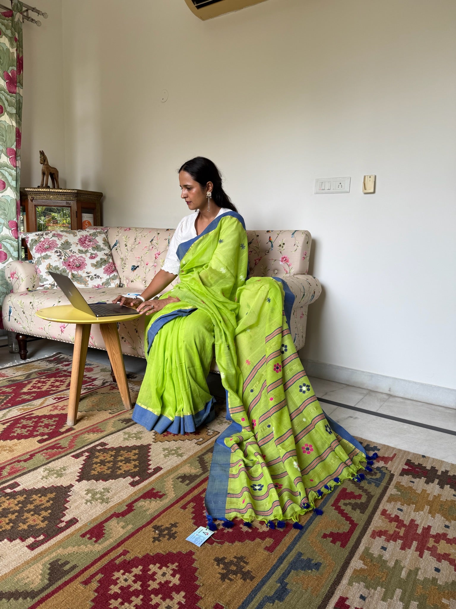 Vibrant Parrot Cotton Saree With Pink/Blue Woven Motifs All Over And Pallu