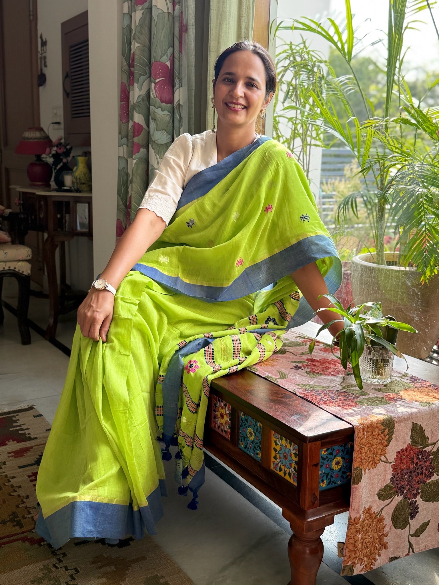 Vibrant Parrot Cotton Saree With Pink/Blue Woven Motifs All Over And Pallu