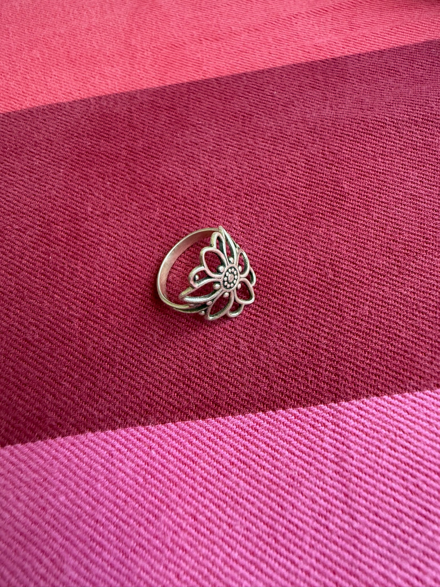 92.5 gm pure silver flower design Ring