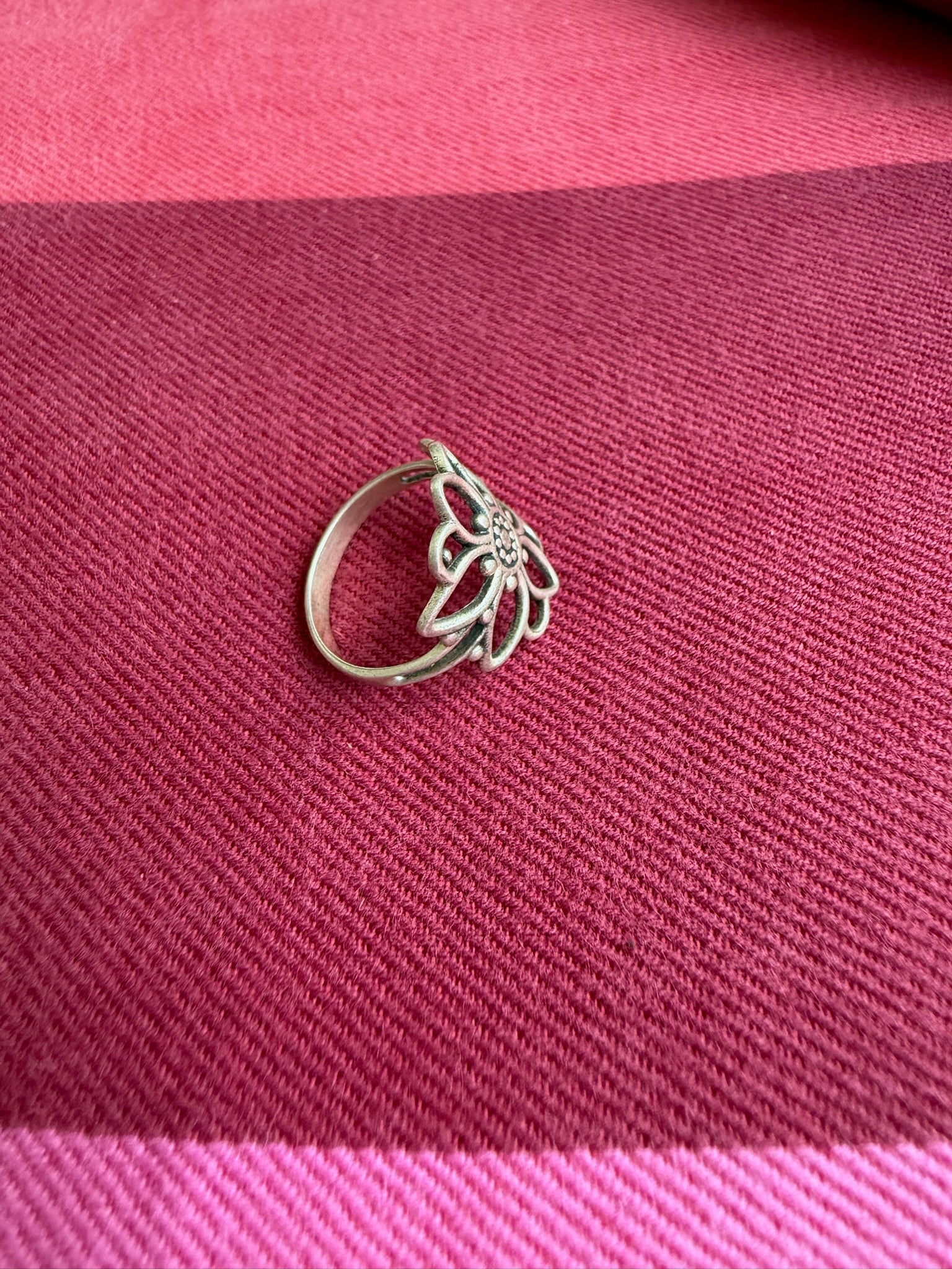 92.5 gm pure silver flower design Ring