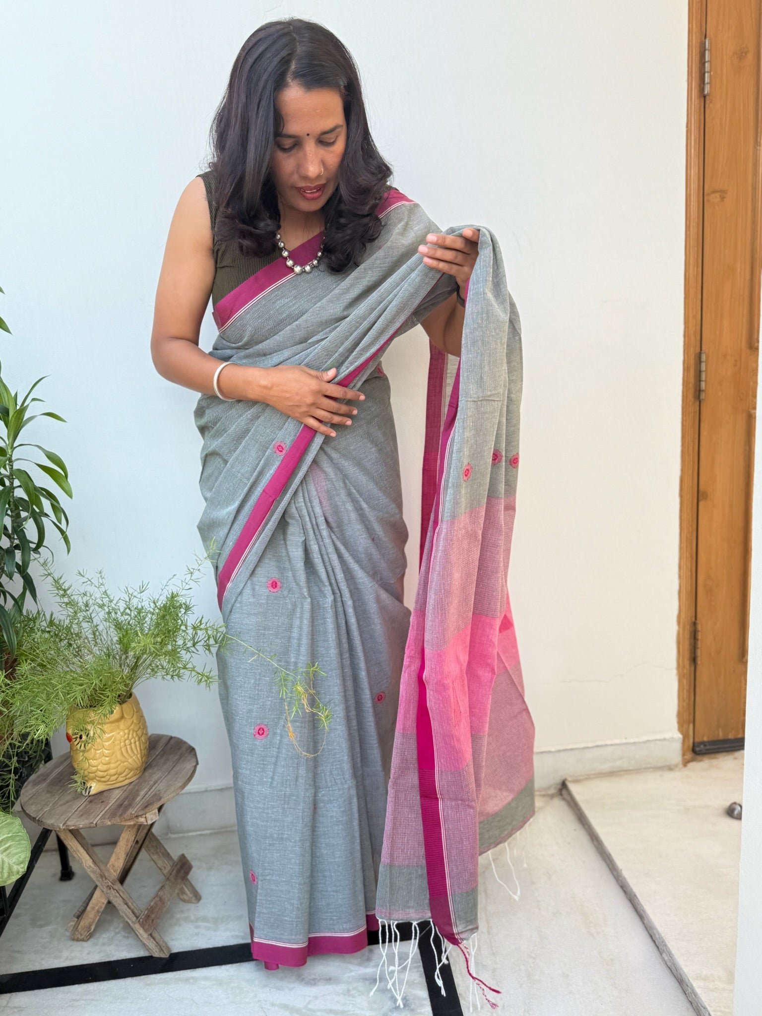 Ash Blossom With Magenta Glow Pure Cotton Jamdani Saree