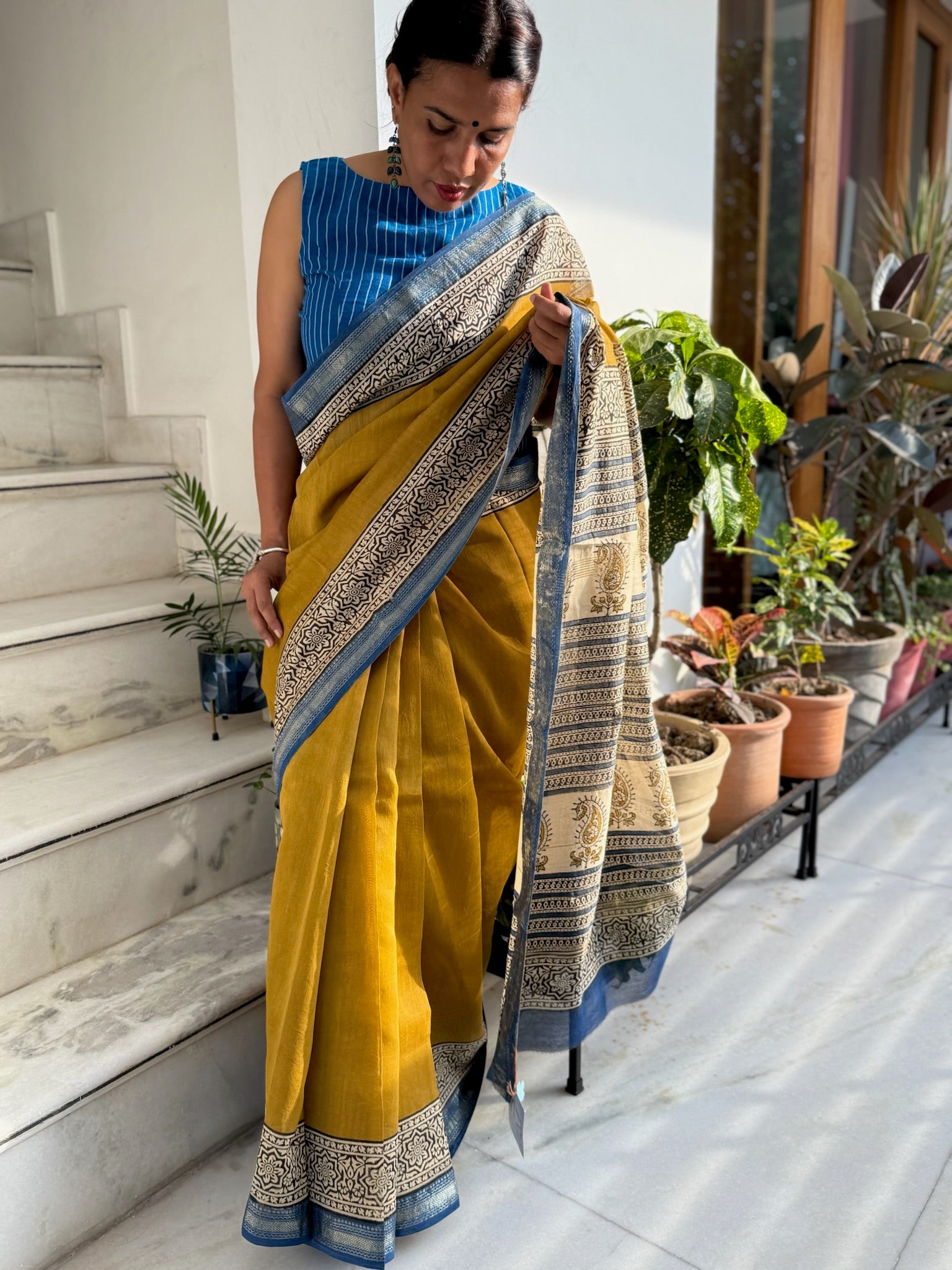Golden Mustard with Indigo Block Print Cotton Silk Maheshwari Saree