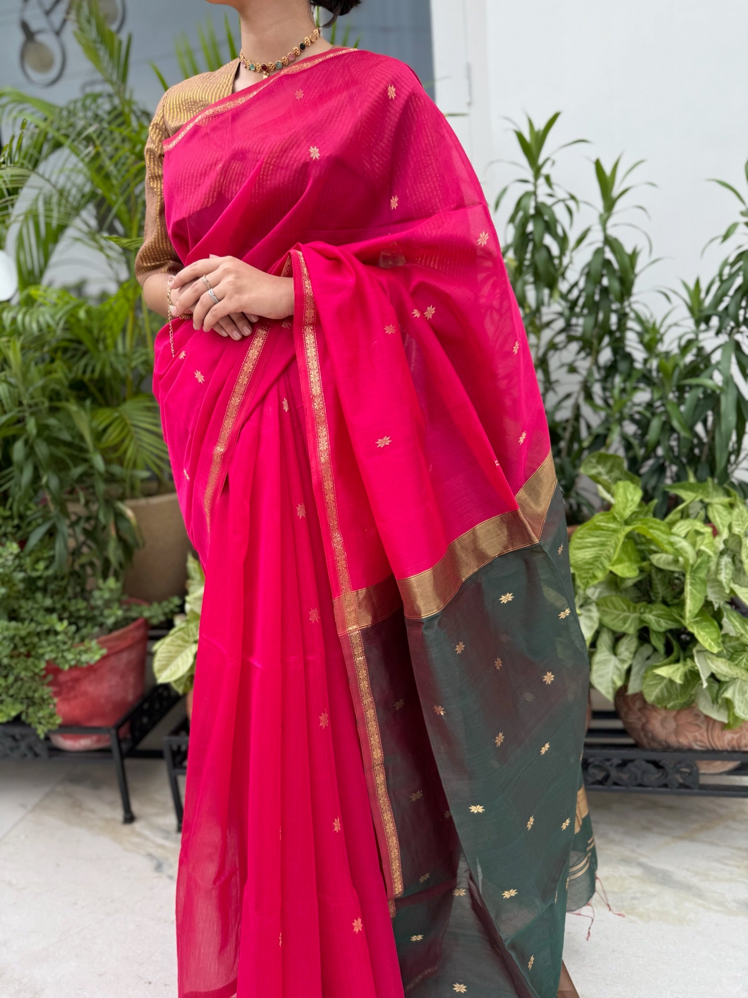 Classic Pink and Green Star Buti Handcrafted Cotton Silk Maheshwari Saree