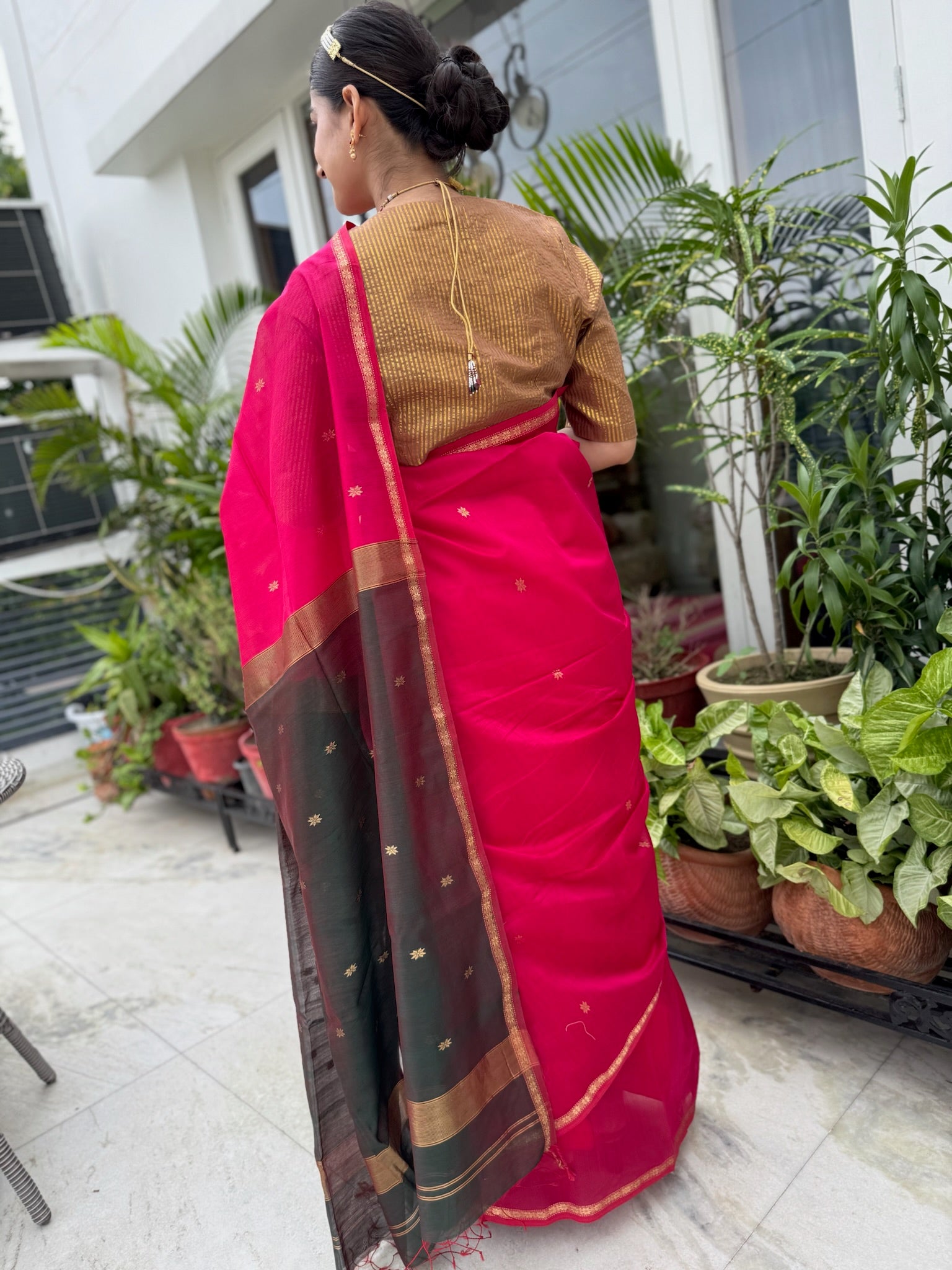 Classic Pink and Green Star Buti Handcrafted Cotton Silk Maheshwari Saree