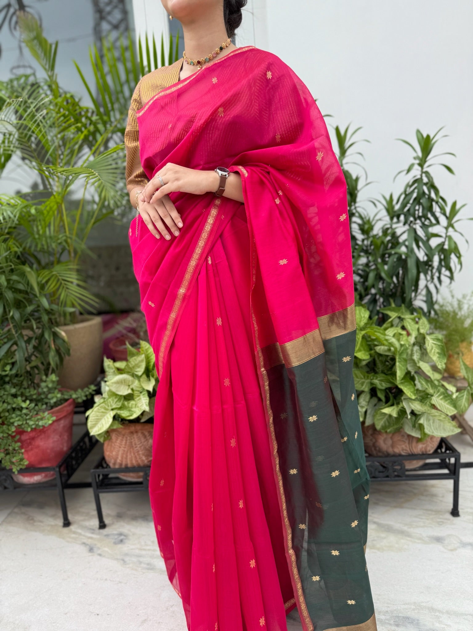 Classic Pink and Green Star Buti Handcrafted Cotton Silk Maheshwari Saree