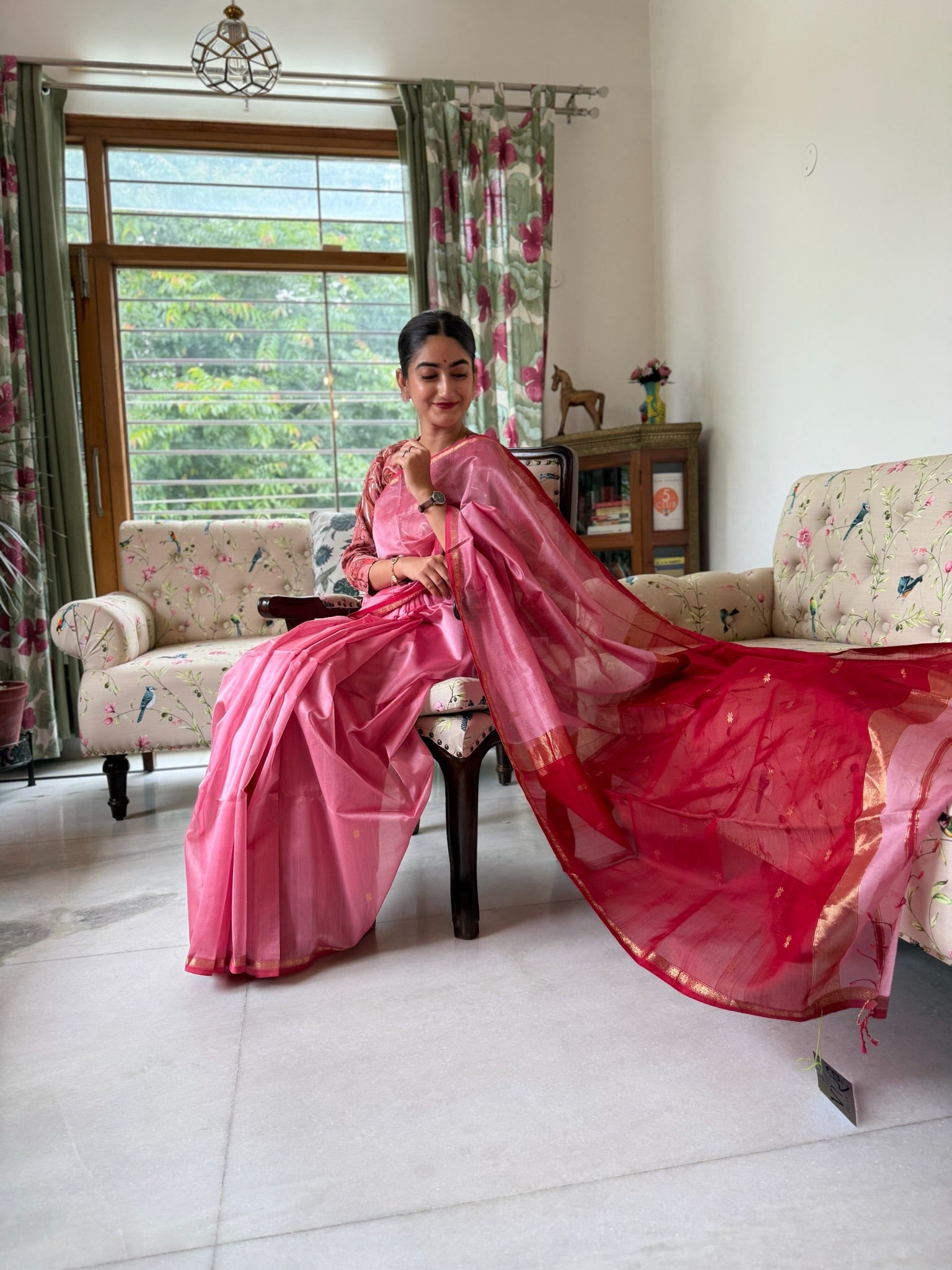 Classic Pink and Red Star Buti Handcrafted Cotton Silk Maheshwari Saree