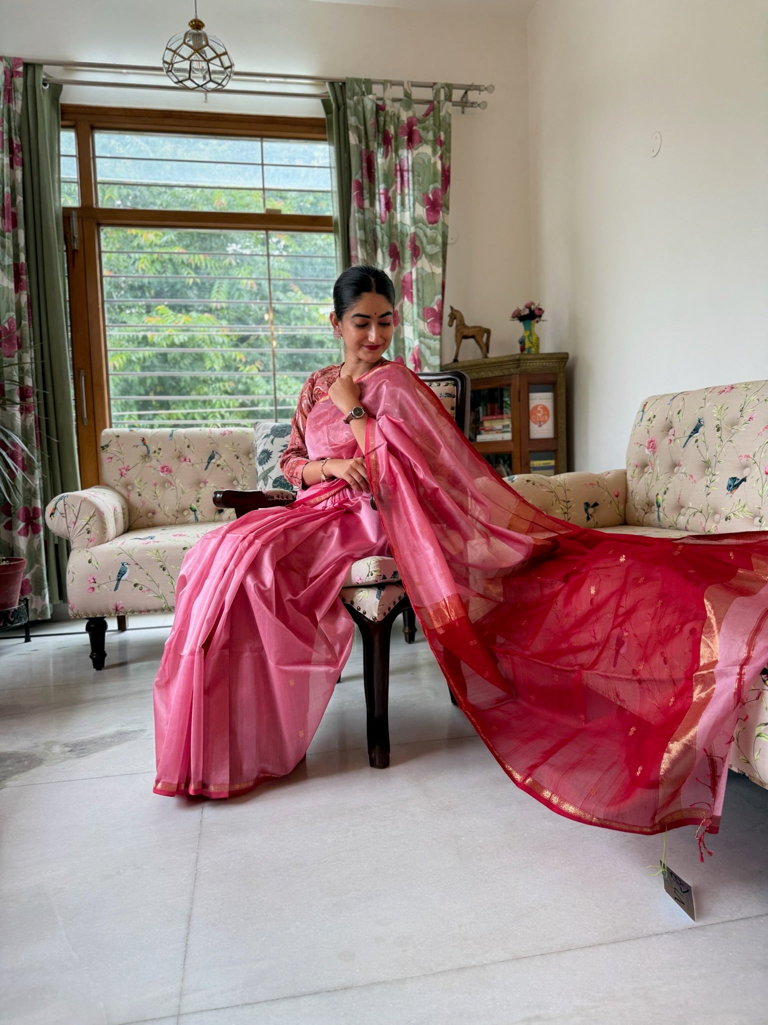 Classic Pink and Red Star Buti Handcrafted Cotton Silk Maheshwari Saree