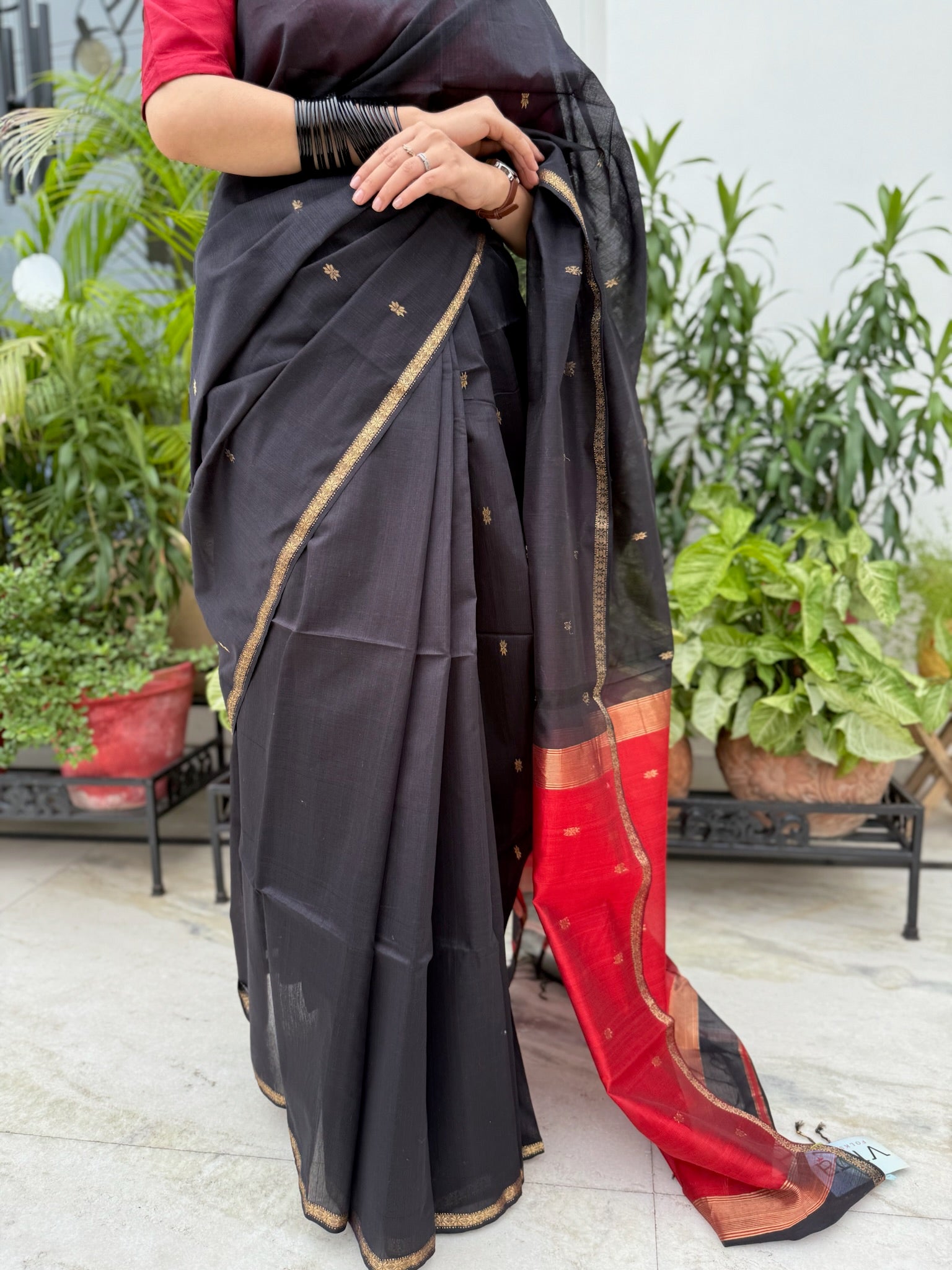 Classic Black and Red Star Buti Handcrafted Cotton Silk Maheshwari Saree