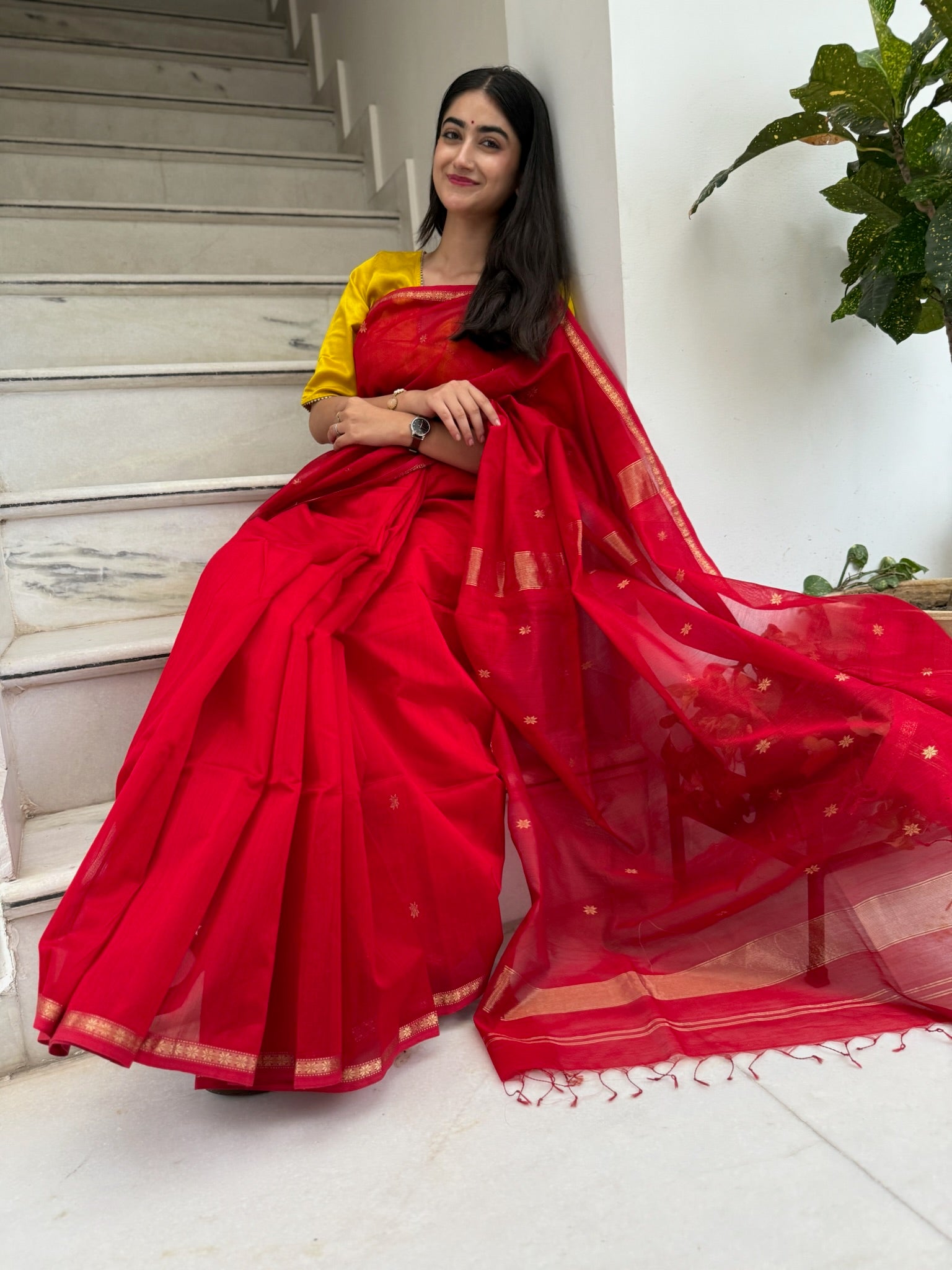 Classic Red Star Buti Cotton Silk Maheshwari Saree