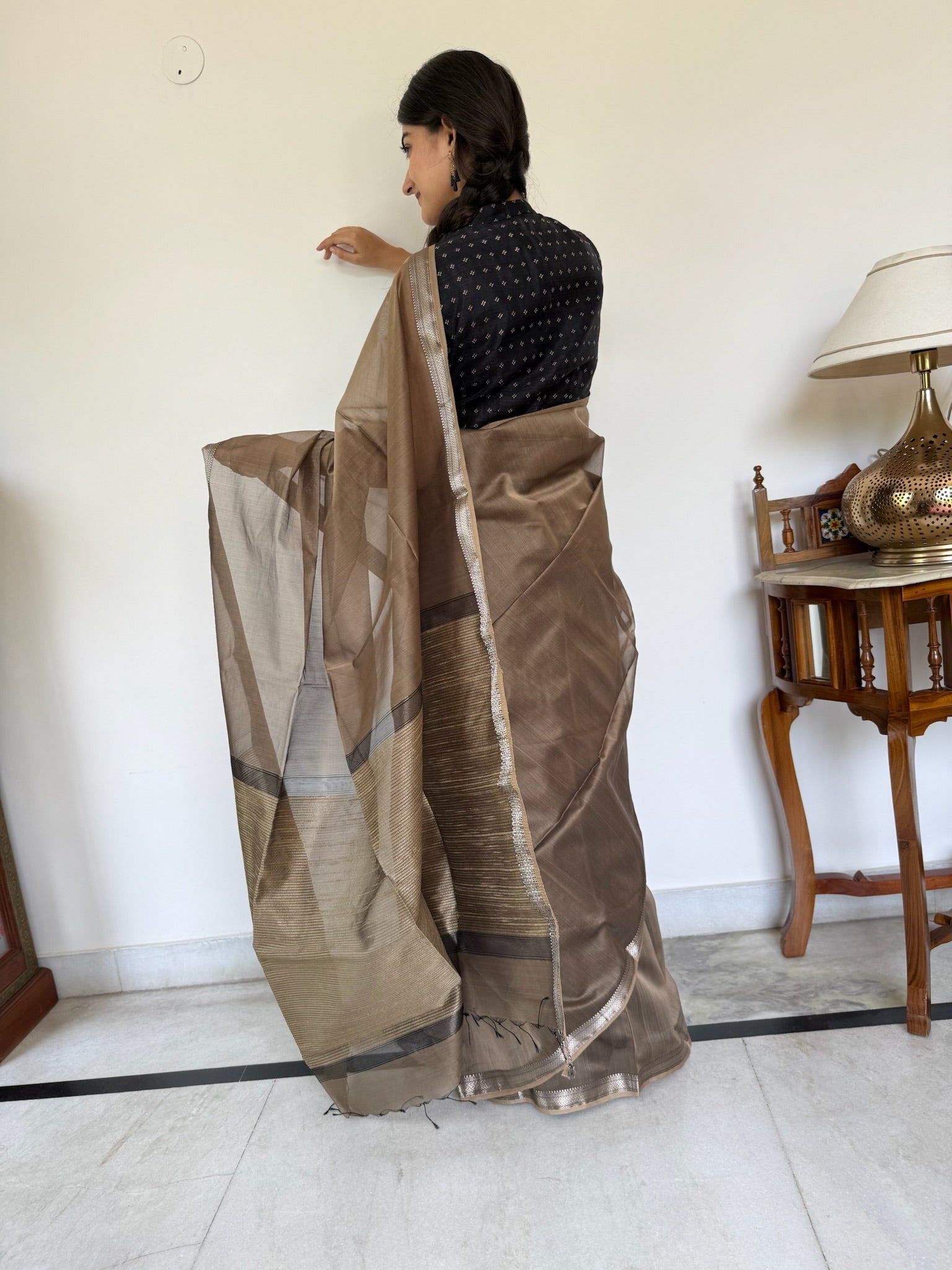 Mouse Beige Black Cotton Silk Maheshwari Saree
