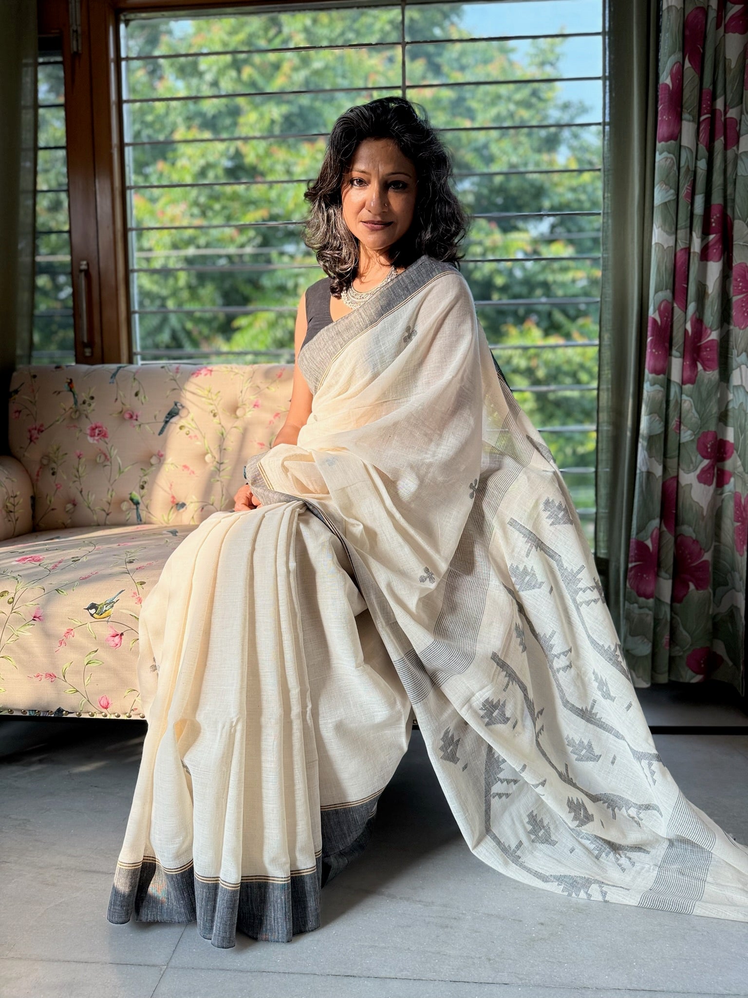 Soft Cream Base With Elegant Grey Woven Patterns Pure Cotton Jamdani Saree