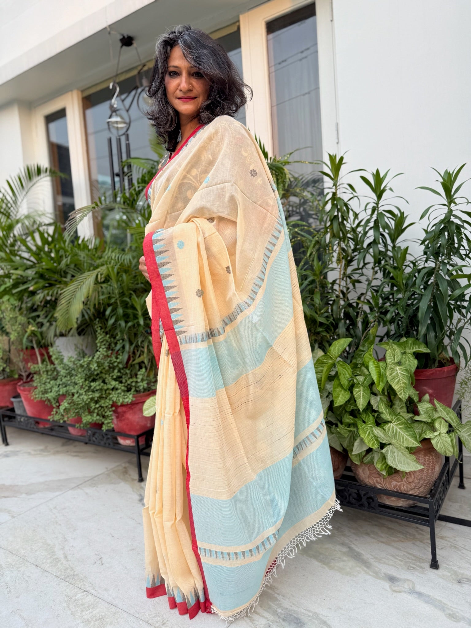 Buttercream Beige Base With Tiny Grey And Blue Woven Motifs Pure Cotton Jamdani Saree