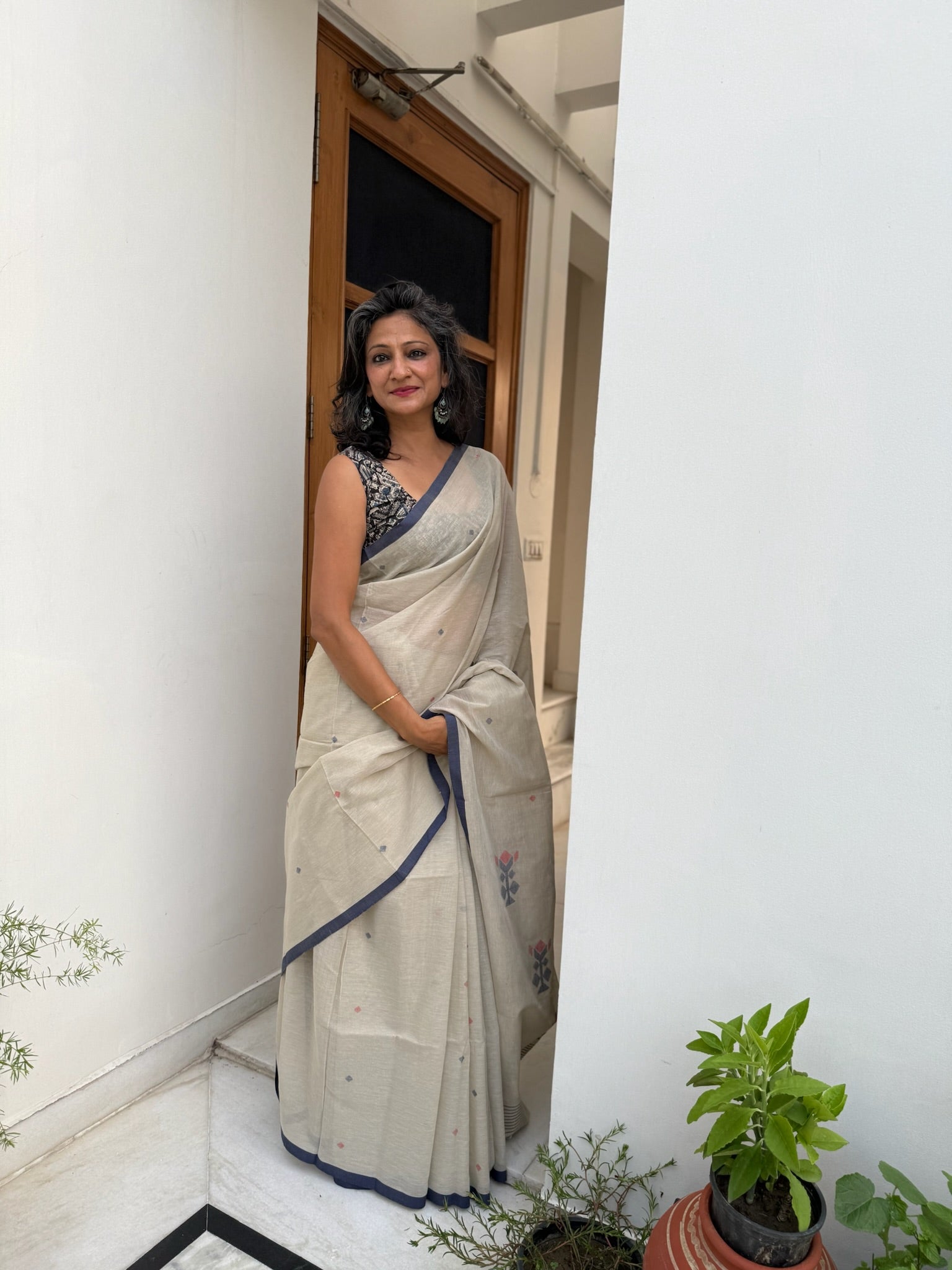 Light Stone Grey Base With Tiny Red And Blue Woven Motifs Pure Cotton Jamdani Saree