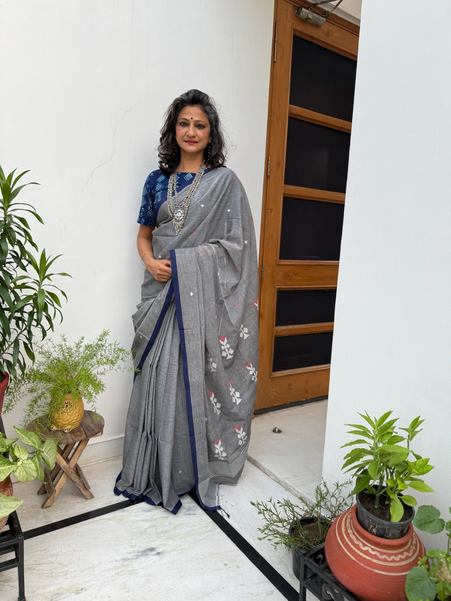 Soft Heather Grey Base With Subtle Multicolored Woven Motifs Pure Cotton Jamdani Saree