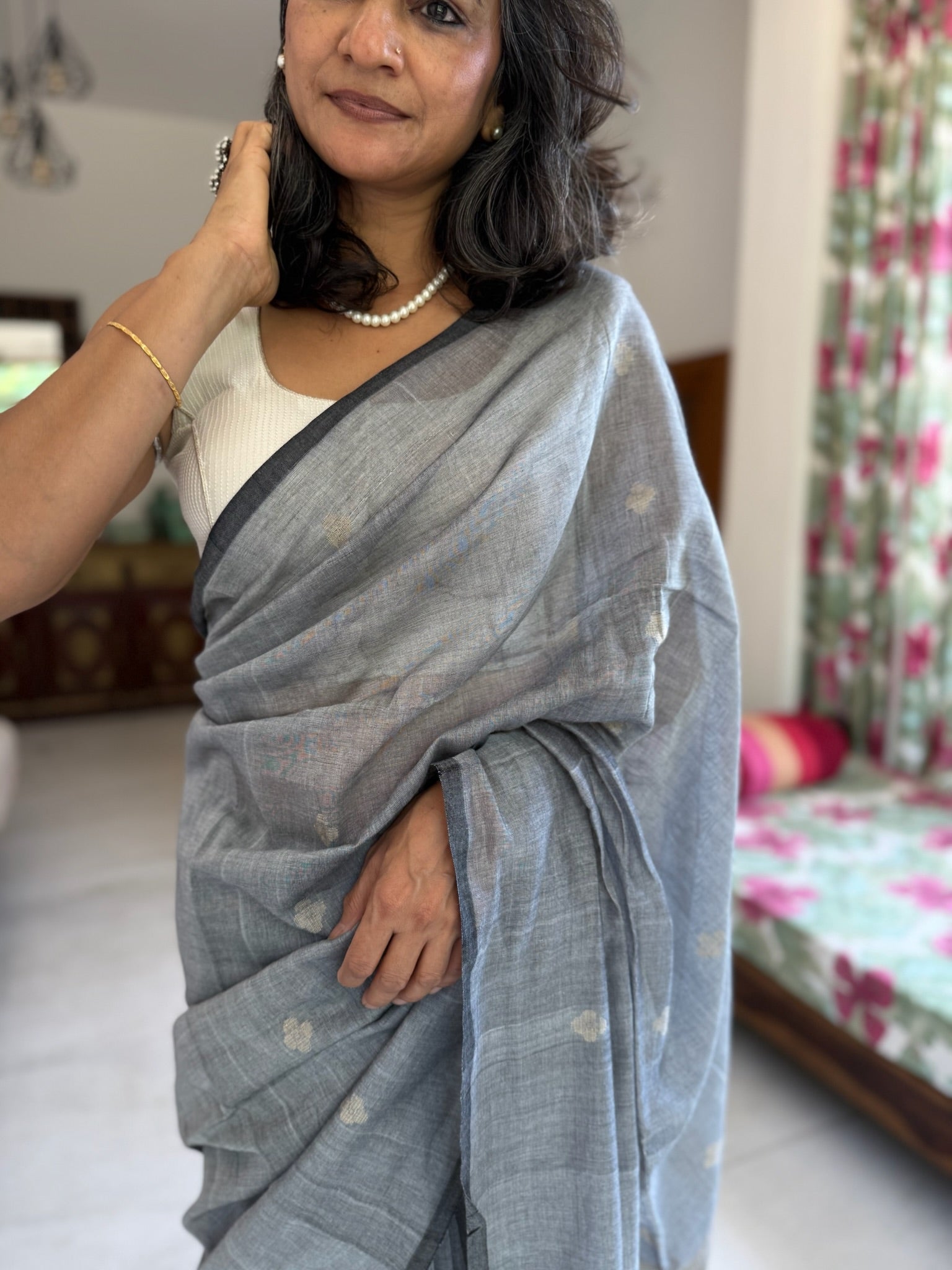 Elegant Grey & Beige Cotton Saree with Handwoven motif