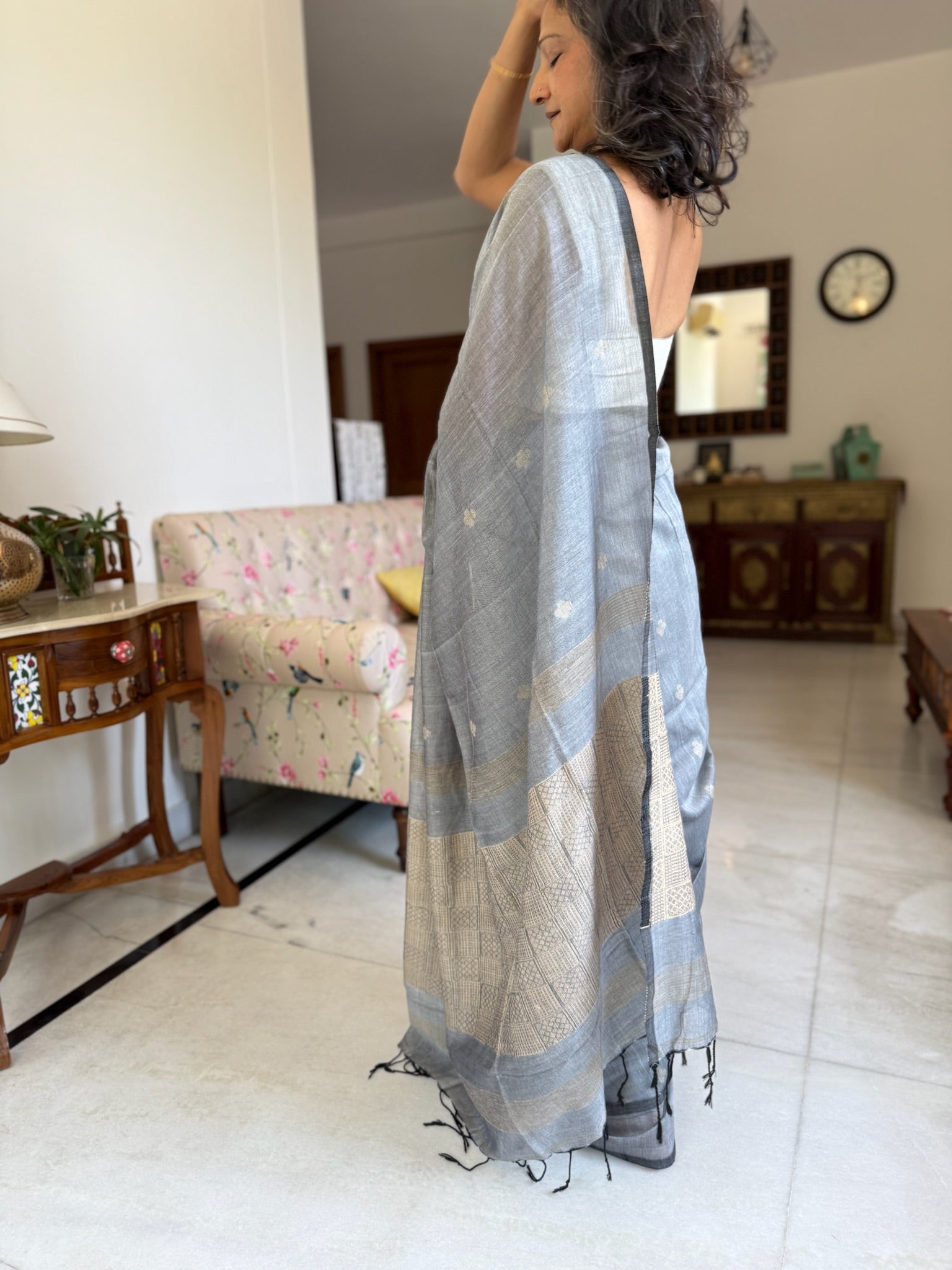 Elegant Grey & Beige Cotton Saree with Handwoven motif