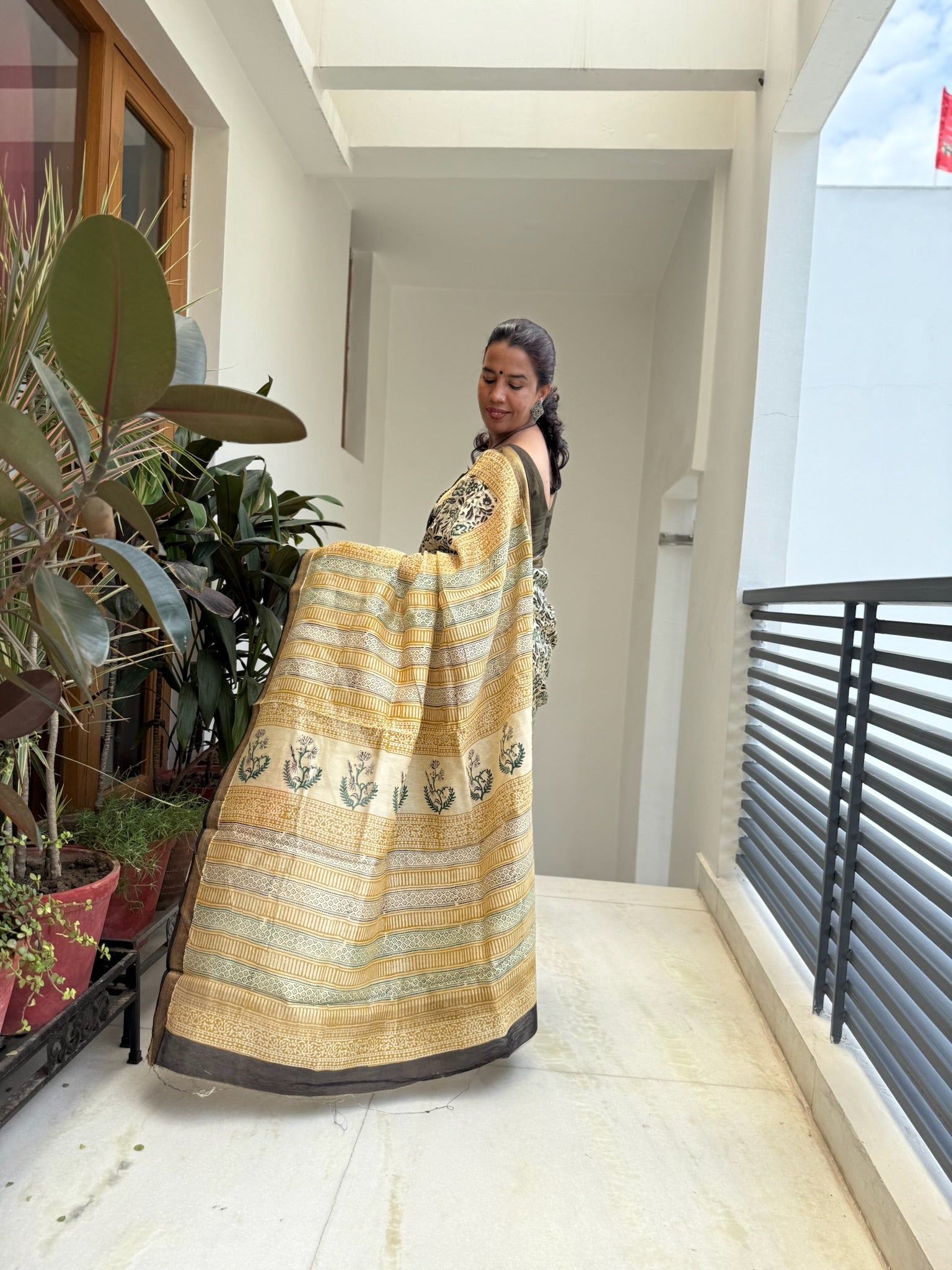 Olive Beige with Black Floral Cotton Silk Maheshwari Saree